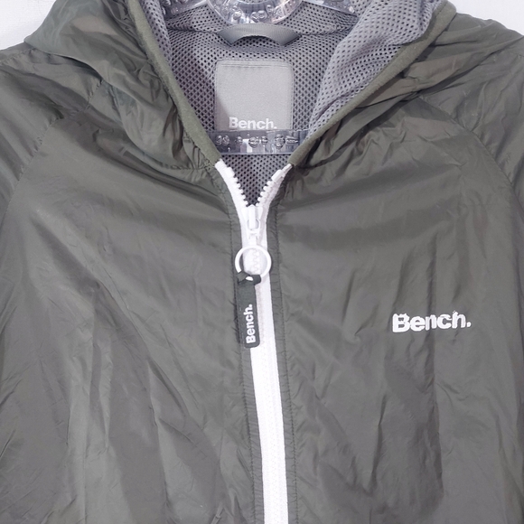 Bench packable khaki green windbreaker jacket, small - Picture 2 of 9